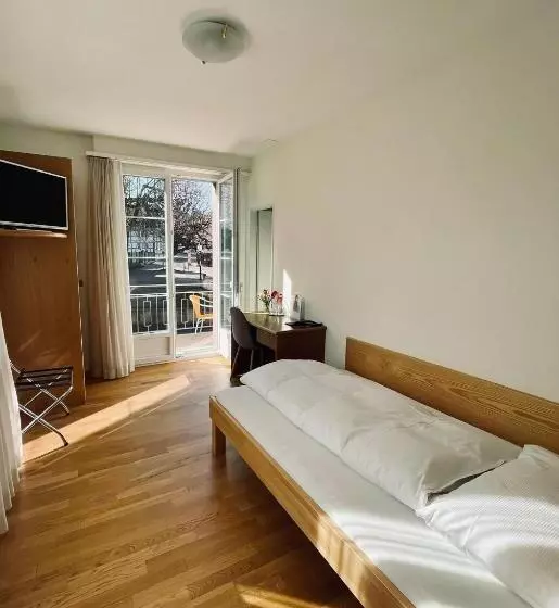 Standard Single Room, Rössli