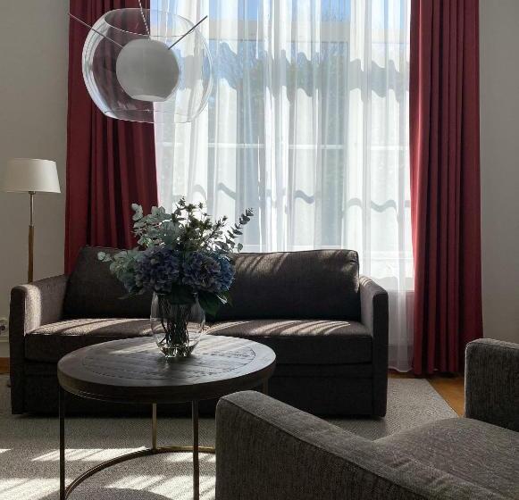 수피리어 스위트, Skansen