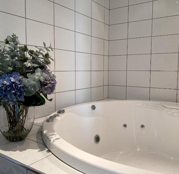 수피리어 스위트, Skansen