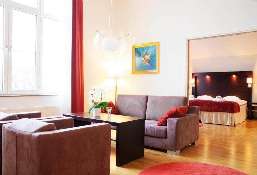 수피리어 스위트, Skansen