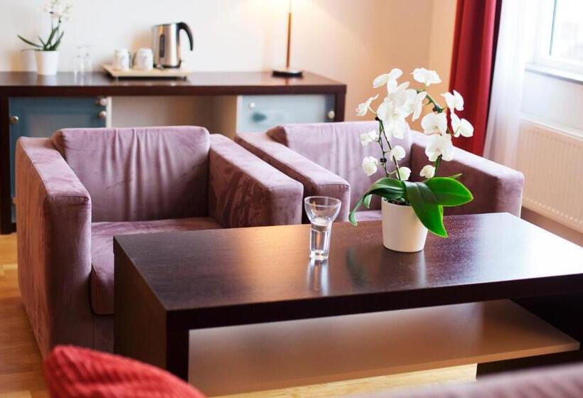 수피리어 스위트, Skansen