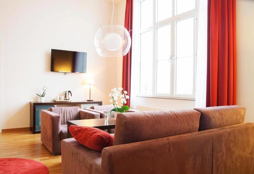 수피리어 스위트, Skansen