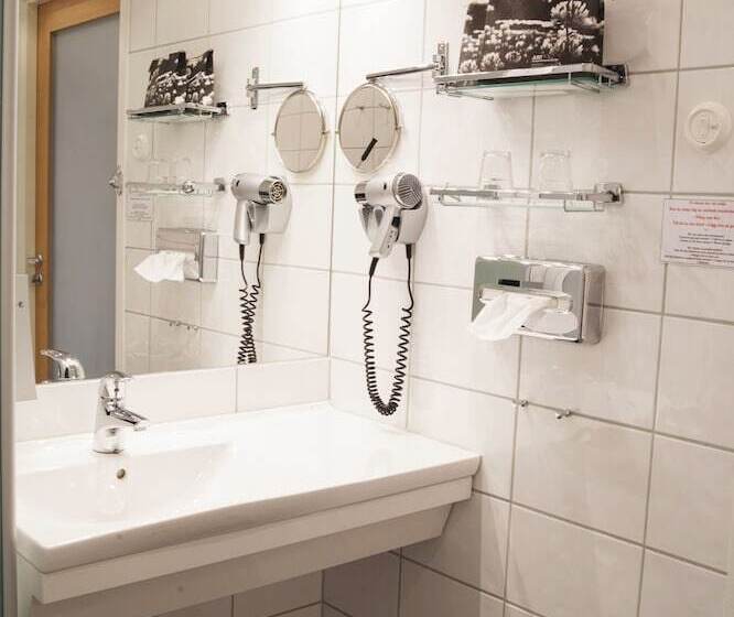 수피리어 스위트, Skansen