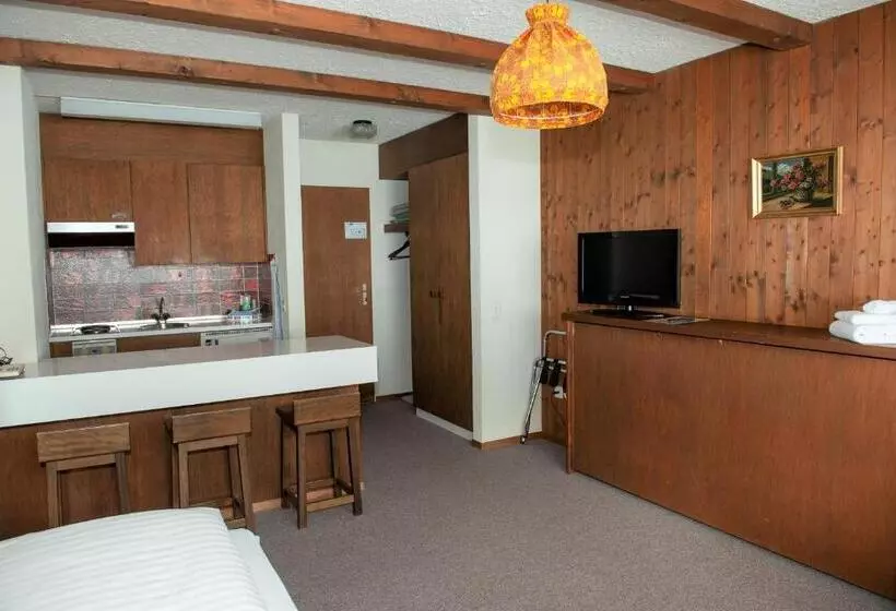 Habitación Familiar, Sporting
