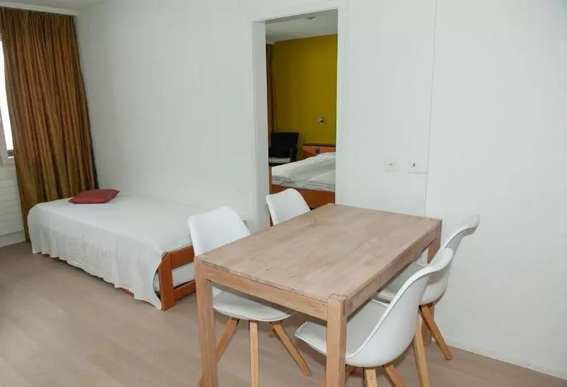 Habitación Familiar Superior, Sporting