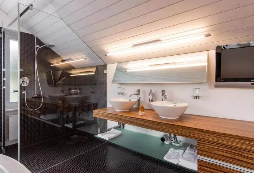 Suite, Thorenberg