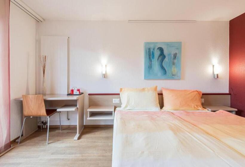 غرفة قياسية فردية, Thorenberg