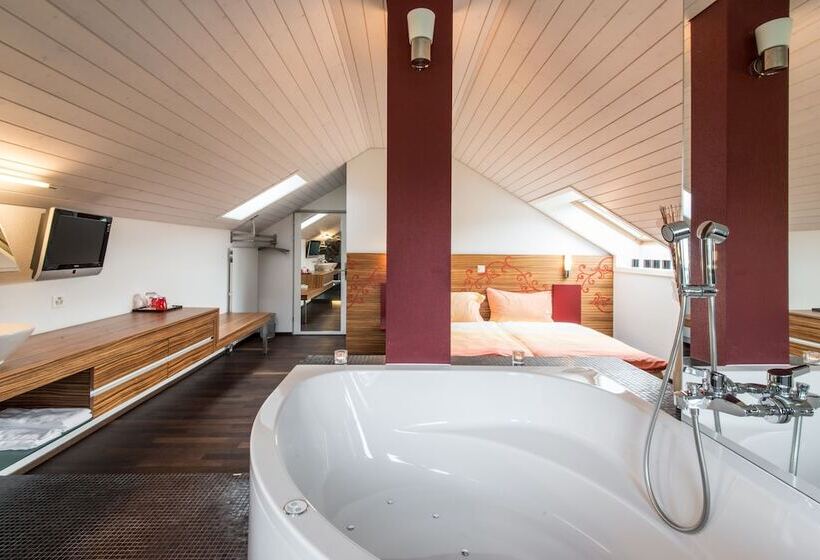 جناح, Thorenberg