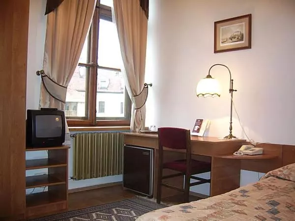 اتاق استاندارد یک نفره, Zamek Pułtusk Dom Polonii