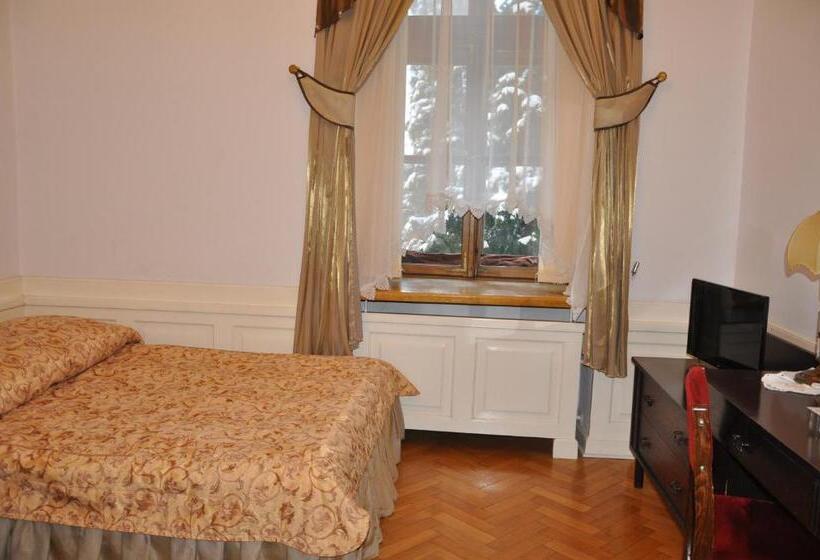 غرفة قياسية فردية, Zamek Pułtusk Dom Polonii