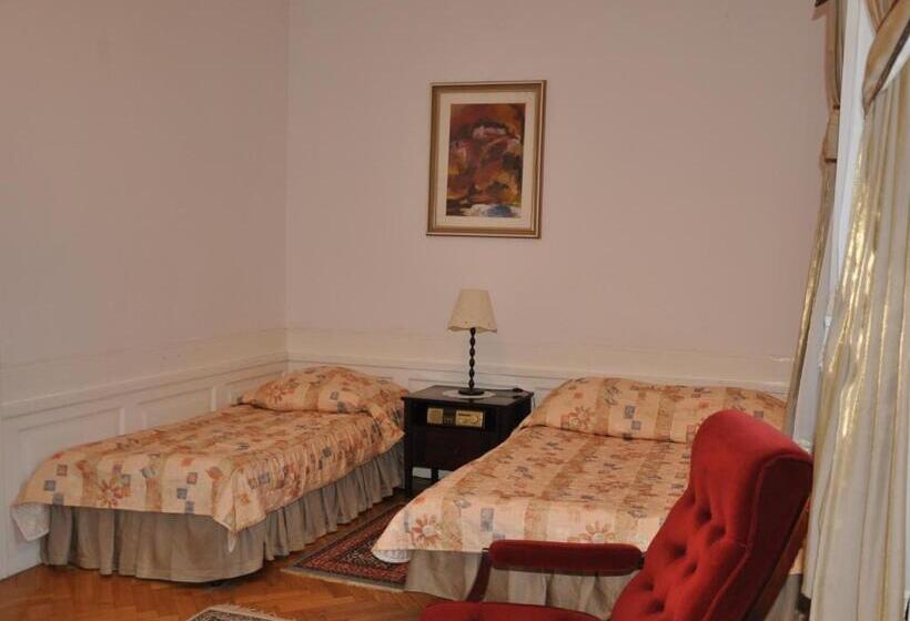 غرفة قياسية, Zamek Pułtusk Dom Polonii