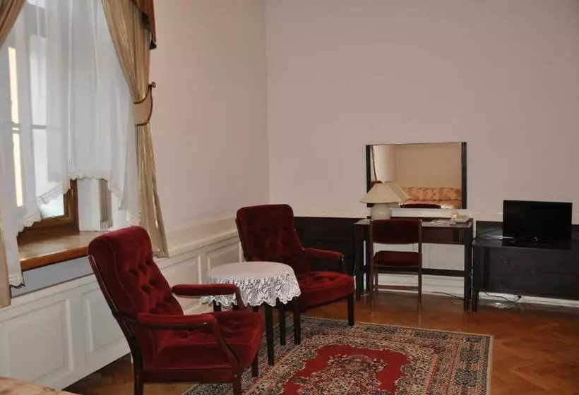 اتاق استاندارد, Zamek Pułtusk Dom Polonii