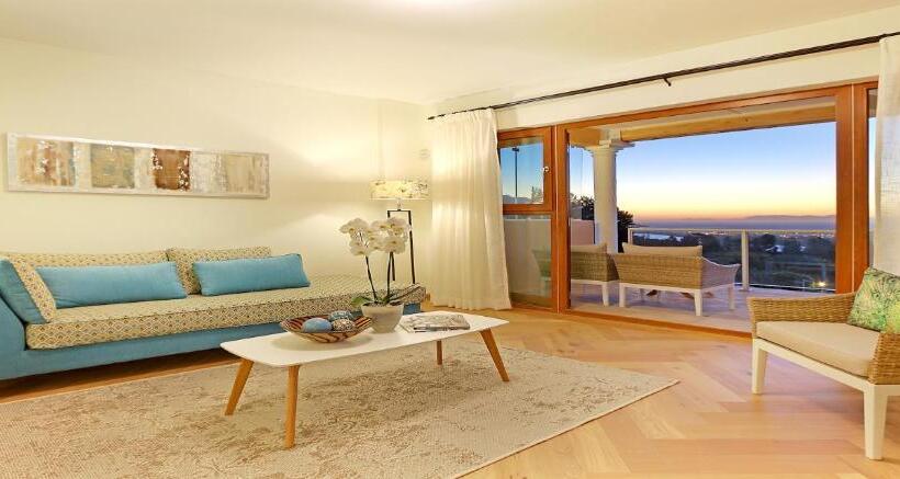 جناح إدارى, Apricot Gardens Guesthouse