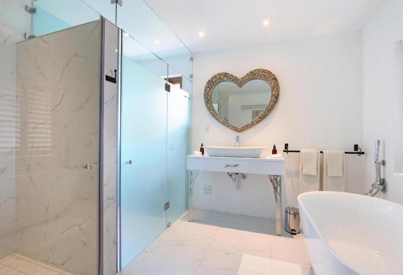 جناح إدارى, Apricot Gardens Guesthouse