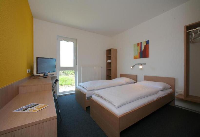 חדר סטנדרט, Tour Motel