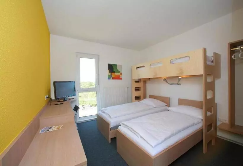 Standard Kolmen Hengen Huone, Tour Motel