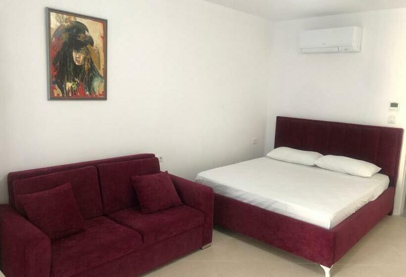 스탠다드 발코니 룸, Mario, Shengjin