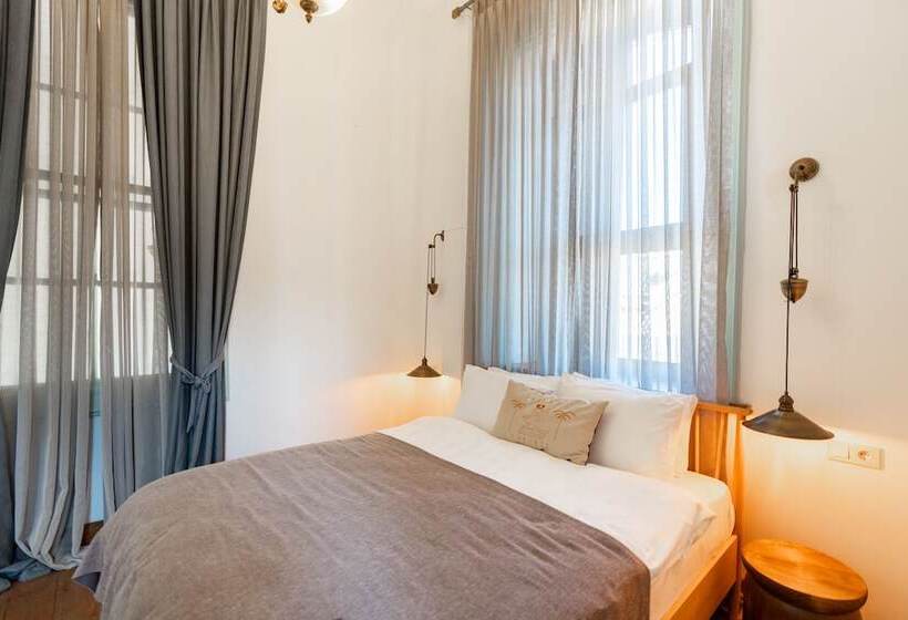 豪华房间, Suolo Urla