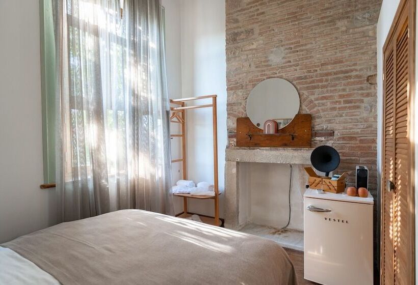 标准间, Suolo Urla