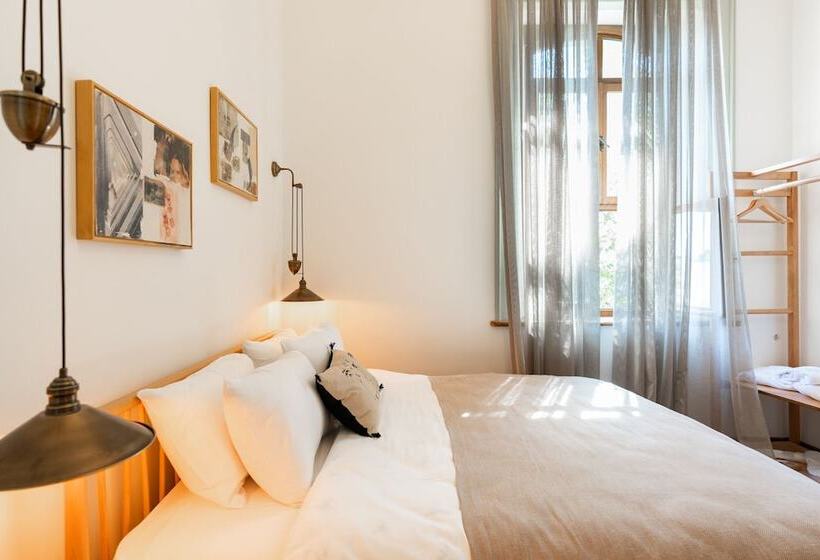 标准间, Suolo Urla