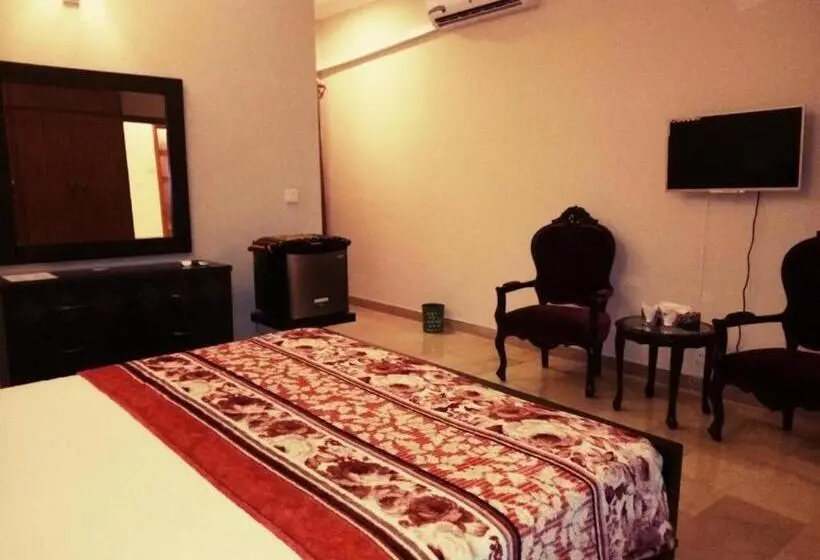 اتاق خانوادگی, Royal Galaxy Hotel & Residence   Near Islamabad International Airport & Motorway