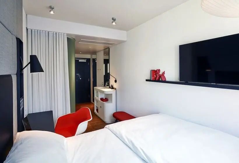 キングサイズベッドのスタンダードルーム, Citizenm London Victoria Station