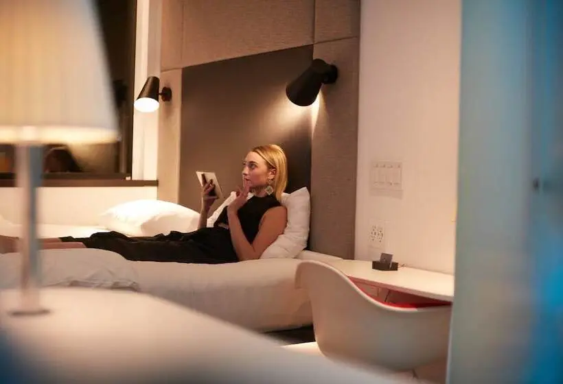 キングサイズベッドのスタンダードルーム, Citizenm London Victoria Station