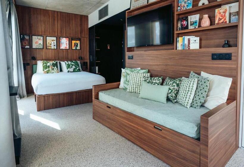 اتاق استاندارد سه نفره, Jost Hôtel Bordeaux Centre Gare Saint Jean