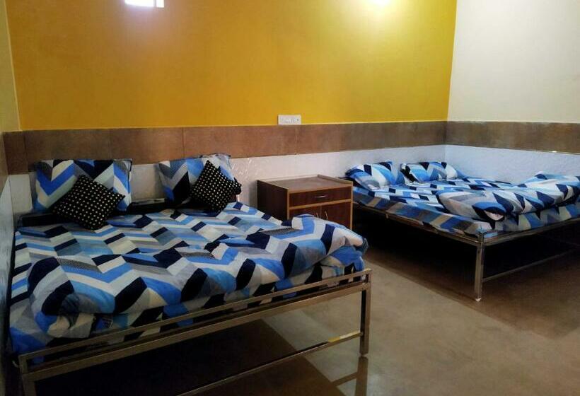 트리플 클래식 룸, Pop 85307  Four Seaons