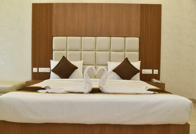 디럭스 룸, Sukhi A Luxury Stay Inn