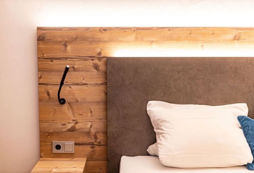 غرفة سوبيريور, Am Ochsenkopf