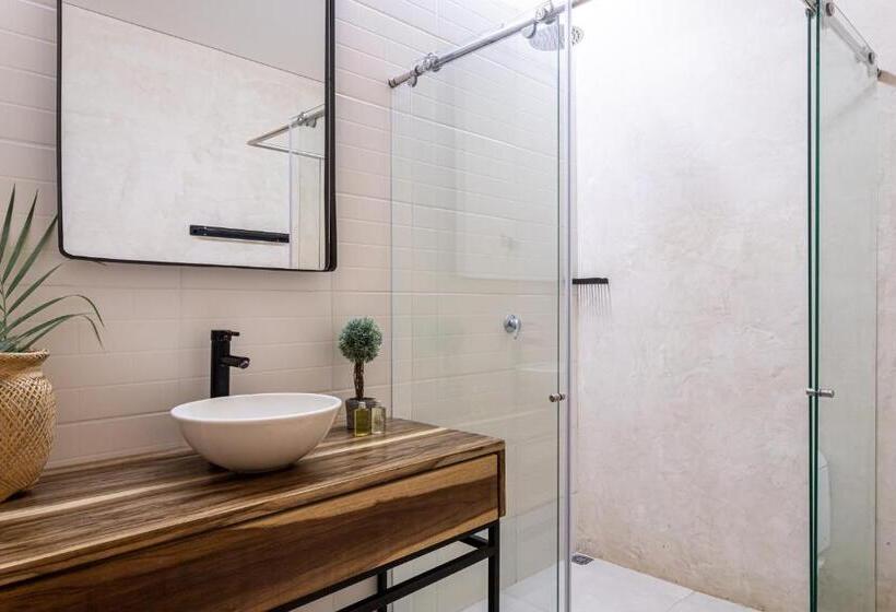 标准间, Soy Local Santa Marta