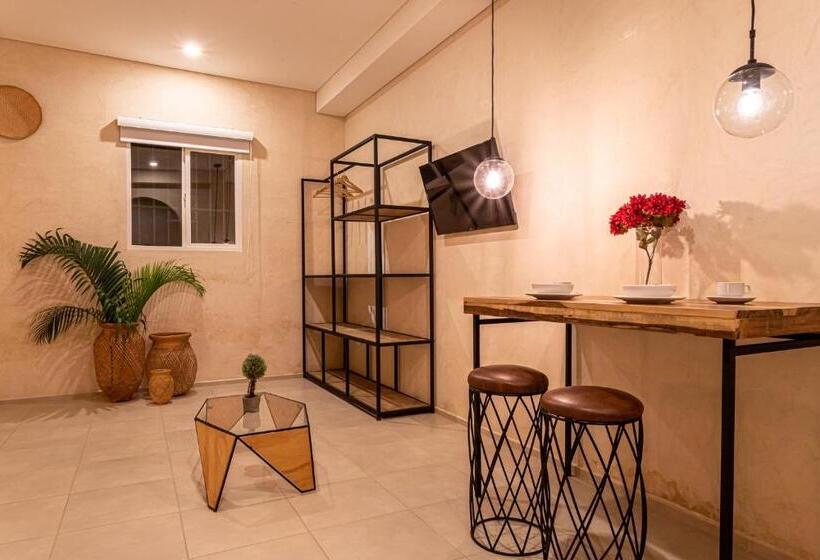 标准间, Soy Local Santa Marta