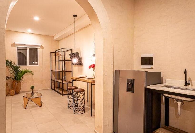 标准间, Soy Local Santa Marta