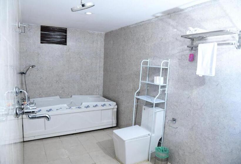 سوییت, Airport Deepshree