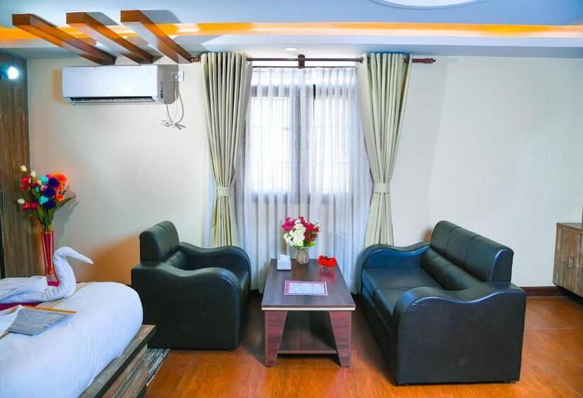 سوییت, Airport Deepshree