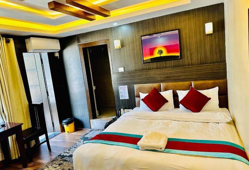 سوییت, Airport Deepshree