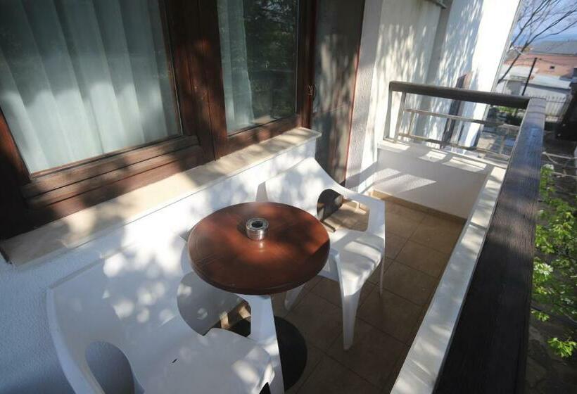 バルコニー付きスタンダードルーム, Guest House Yanita