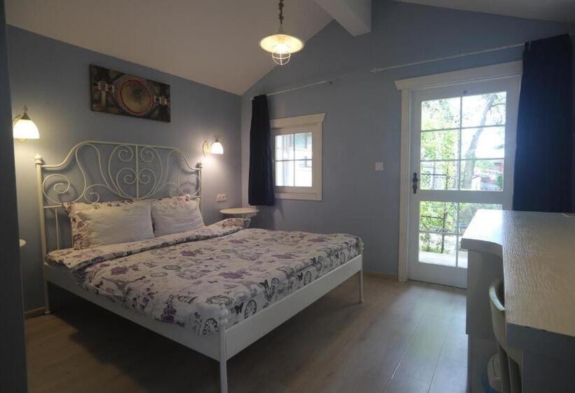 샬레, Guest House Yanita