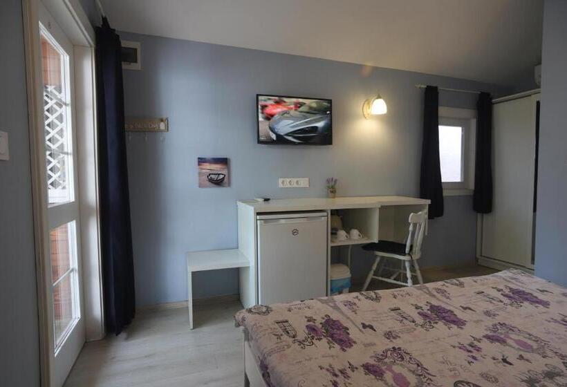 کلبه ییلاقی, Guest House Yanita