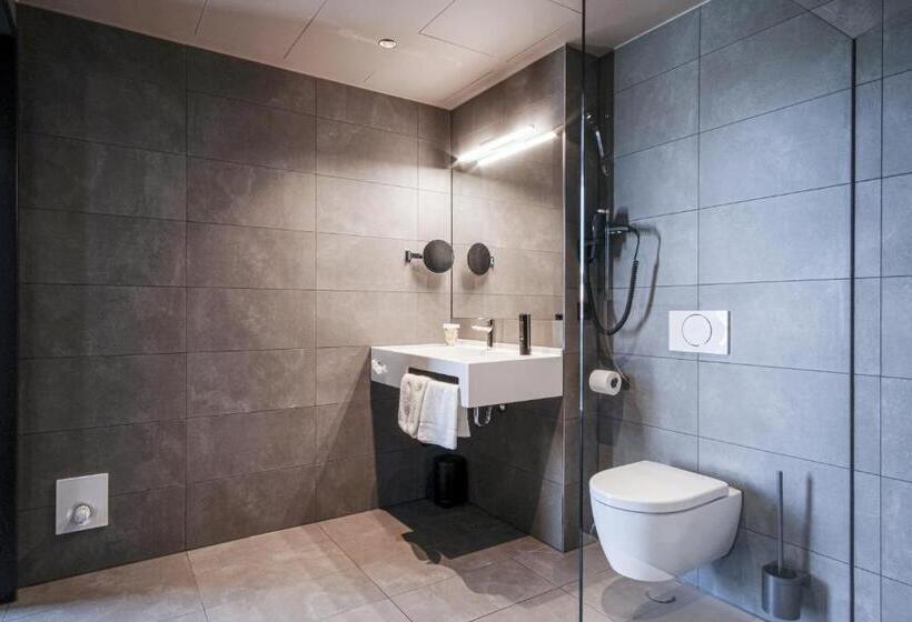 חדר משפחתי, Riku Hotel Göppingen