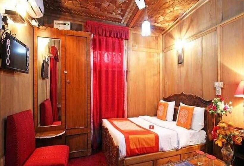 اتاق استاندارد با تخت بزرگ, Calm Holiday Inn
