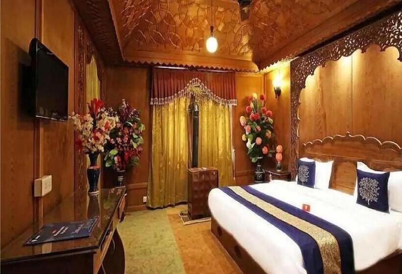 اتاق استاندارد با تخت بزرگ, Calm Holiday Inn