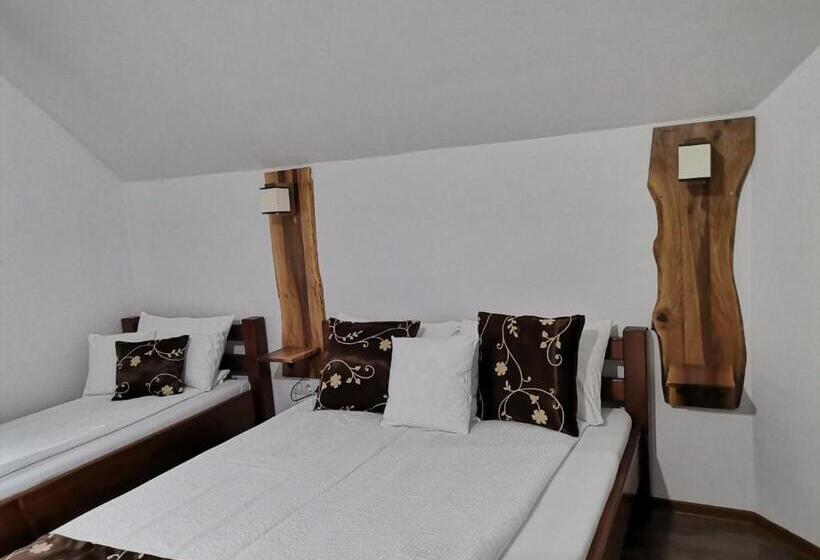 스탠다드 스튜디오 (테라스구비), Dió Vendégház