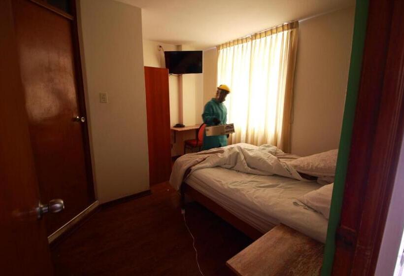 스탠다드 트리플 룸, Hostal Coral