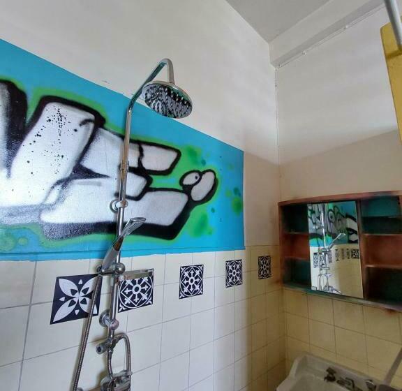 اتاق استاندارد با چشم‌انداز دریا, The Green Hostel