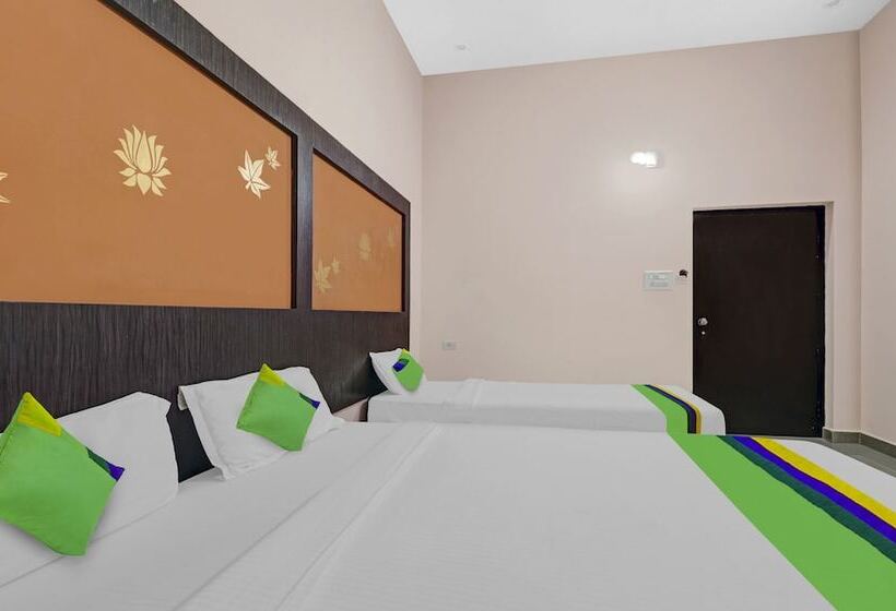 Номер Стандарт, Grand Jp Inn Near 2 Km From Gundlupet Bus Stand