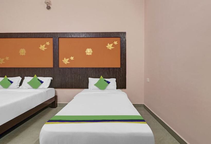 Номер Стандарт, Grand Jp Inn Near 2 Km From Gundlupet Bus Stand