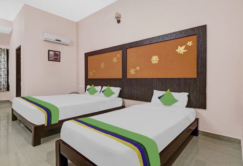 Номер Стандарт, Grand Jp Inn Near 2 Km From Gundlupet Bus Stand