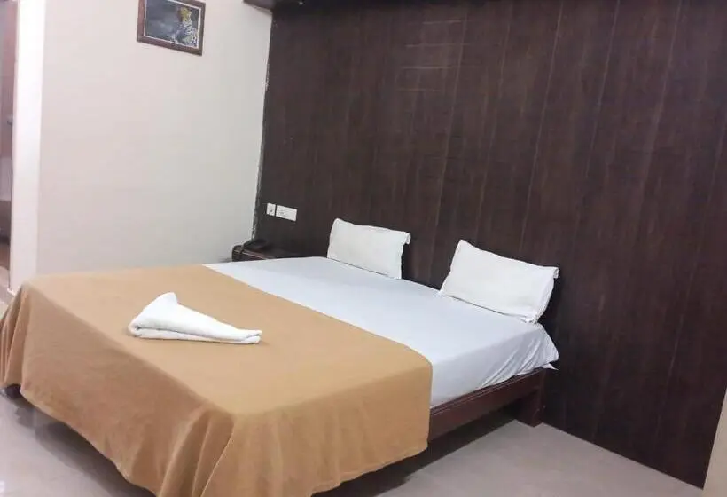 スタンダードルーム, Grand Jp Inn Near 2 Km From Gundlupet Bus Stand